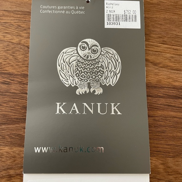 Superb and warm Kanuk coat. Mint condition. Colour is black. - Picture 8 of 9